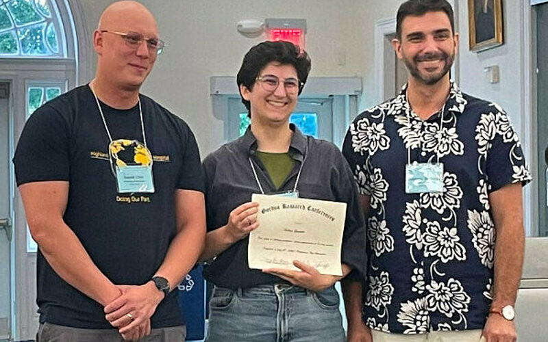 Hélène Ginestet received the best poster award at the 2026 Gordon Research Seminar on Research at High Pressure